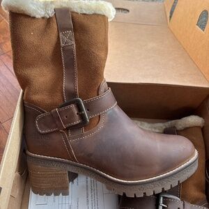 Overland sheepskin waterproof woman’s boots